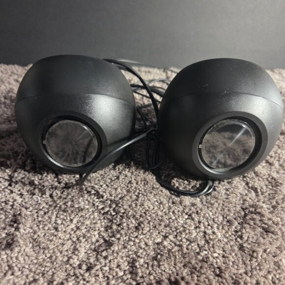 Creative Pebble 2.0 USB-Powered Desktop Speakers for PC’s and Laptops (Black) - Picture 3 of 6